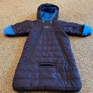 Eddie Bauer Car Seat/Stroller Blue Snuggly Size 3-6 Months in Like New Condition